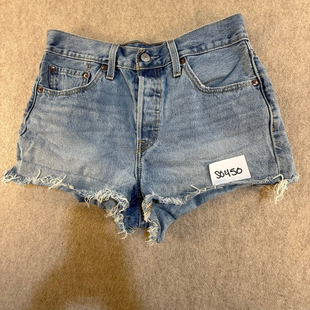 Levis 501 Original Light Wash High Rise Denim Cut Off Shorts Size 28 56327-0407